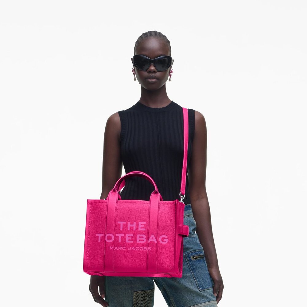 MARC JACOBS The Leather Medium Tote Bag – Hot Pink - Picture 5 of 9